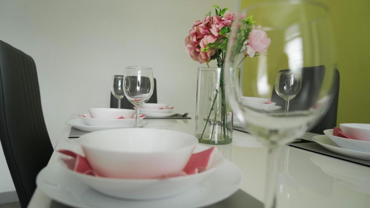 Jewel Of Barking London Villa Esterno foto