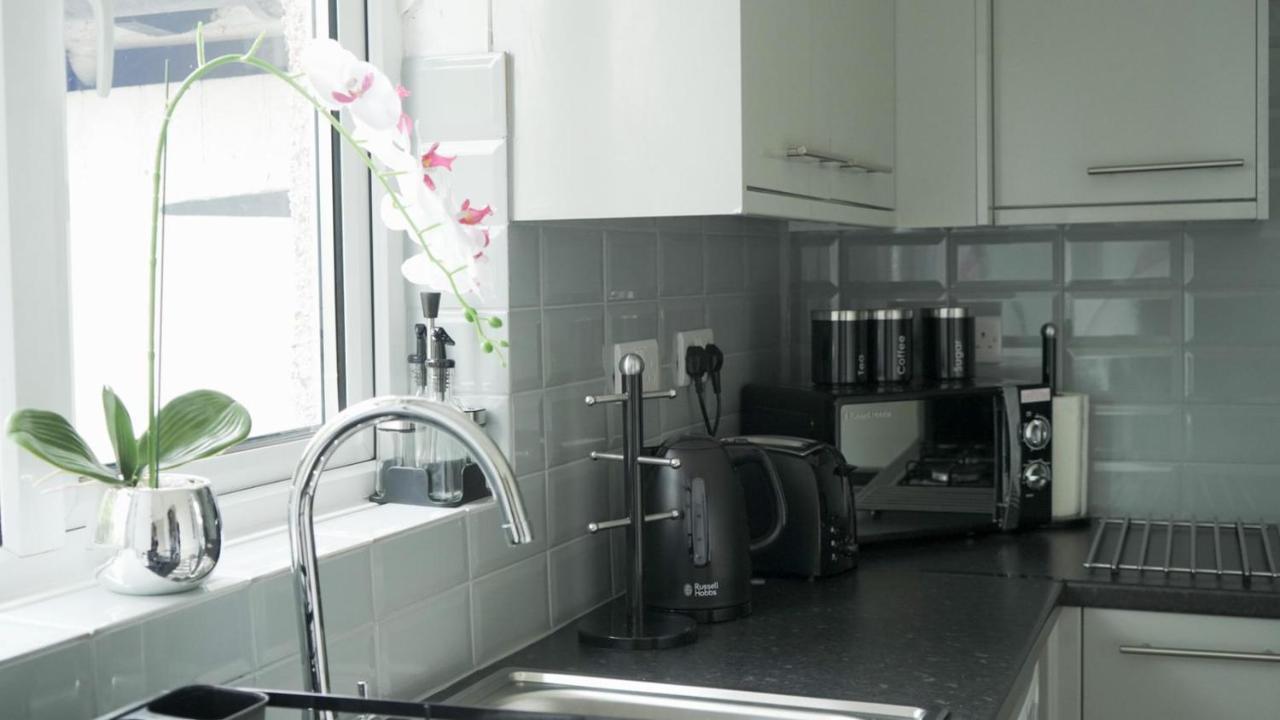 Jewel Of Barking London Villa Esterno foto